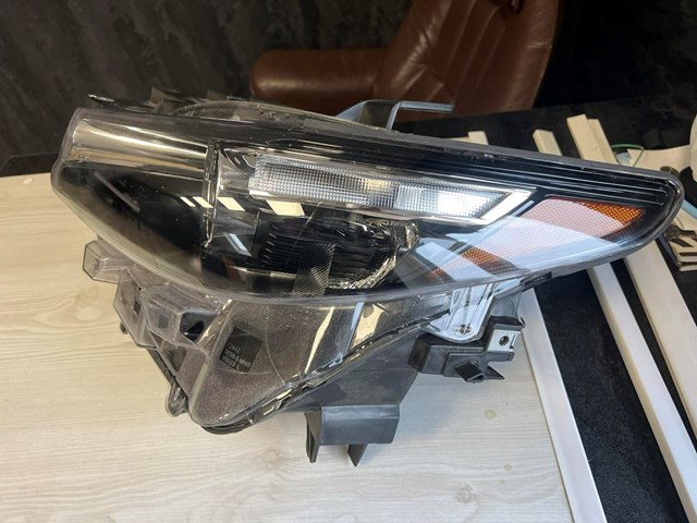 Фара левая передняя TK5051040 MAZDA