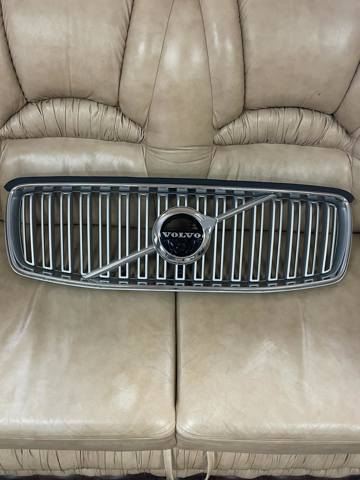 Облицовка радиатора Volvo XC90 II
