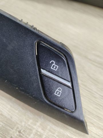 Кнопка блокировки замка двери 61319258296 BMW