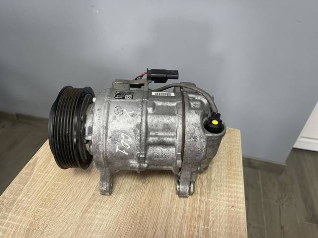 Компрессор климатической установки 64526994082 BMW