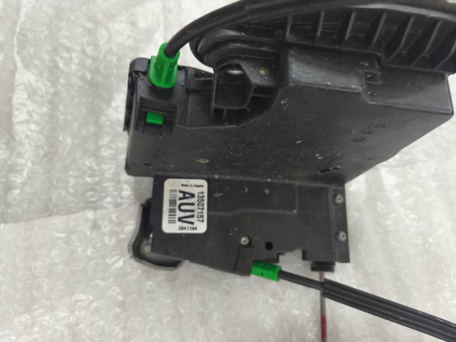 Запор кабины 13507157 GM