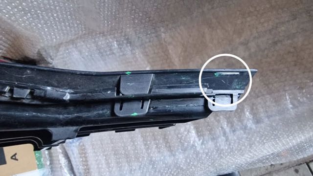 51117464490 BMW Заглушка (решетка) противотуманных фар бампера переднего правая купить в Житомир