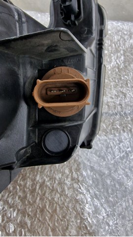 68266646AE CHRYSLER Фара правая купить в Ирпень