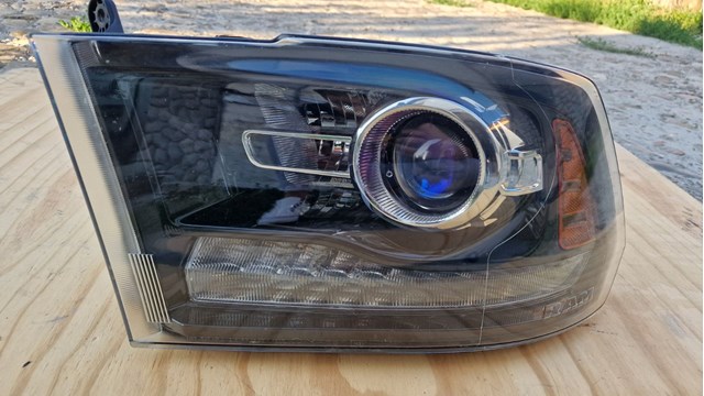 Фара левая 68324933AD CHRYSLER