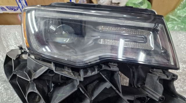Фара основная правая 68426872AB CHRYSLER
