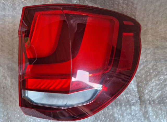Задний правый внешний фонарь 7290104 BMW