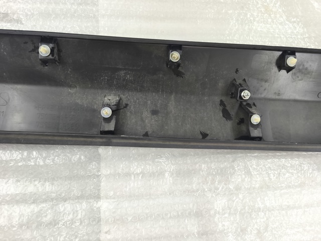 TOYOTA 750730R070 Молдинг двери передней правой нижний в наличии Ужгород