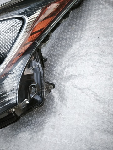 TOYOTA 8107047711 Левая фара в наличии Хмельницкий