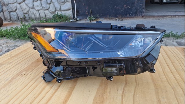 Фара левая 811500E420 TOYOTA