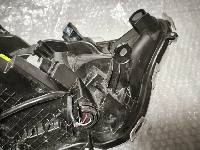 811500R440 Фара левая купить Чернигов