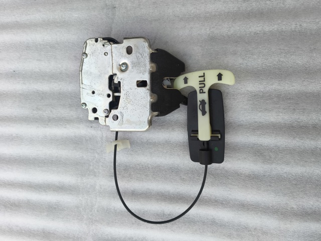 Замок крышки багажника 846303TA0A NISSAN