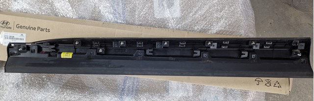 HYUNDAI 87722S8100 Молдинг двери передней правой в наличии Львов
