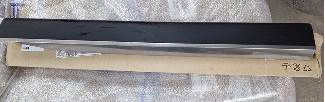 Молдинг двери передней правой 87722S8100 HYUNDAI