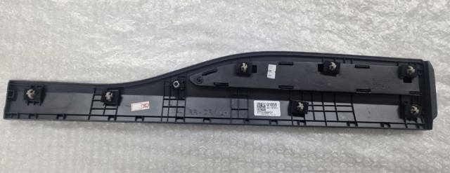 87731J9500 HYUNDAI Накладка двери задней левой купить в Харьков