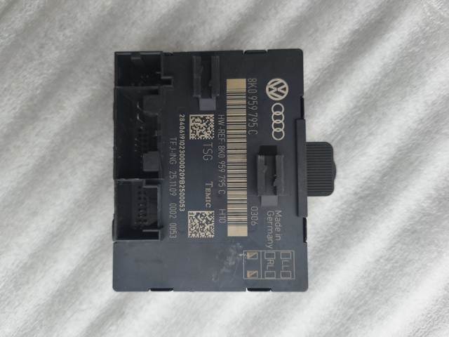 Блок комфорта задней двери 8K0959795C VAG