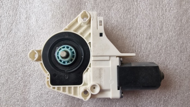 8K0959802A VAG Мотор стеклоподъемника двери передней правой купить в Ровно