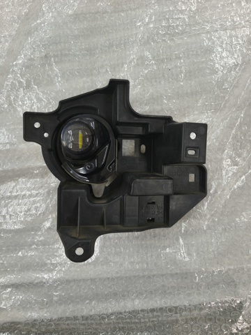 Правая противотуманная фара B63B51680B MAZDA