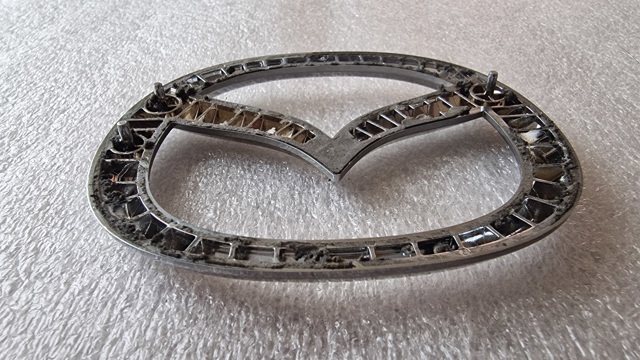 MAZDA DFR551731 Эмблема крышки багажника в наличии Сумы