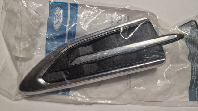 Накладка крыла переднего правого GJ5Z16228AA FORD