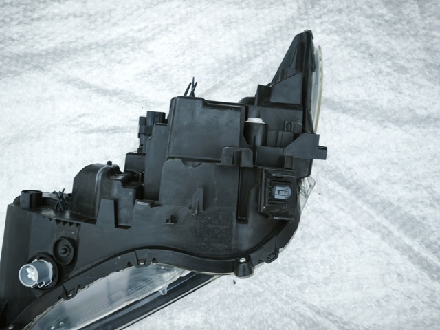 KB8A51030 MAZDA Правая фара купить в Хмельницкий