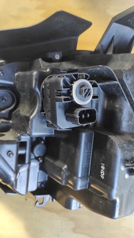KL2J51030 MAZDA Фара правая купить в Одесса