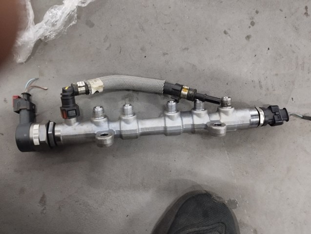 JAGUAR AJ813370 Распределитель топлива (рампа) в наличии Днепр
