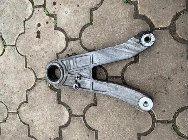 Кронштейн подушки (опоры) двигателя, верхней 3524347 VOLVO