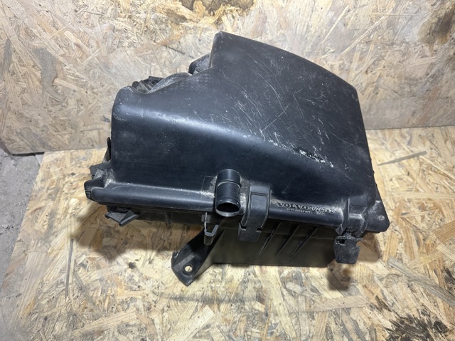  Корпус воздушного фильтра 8624782 VOLVO