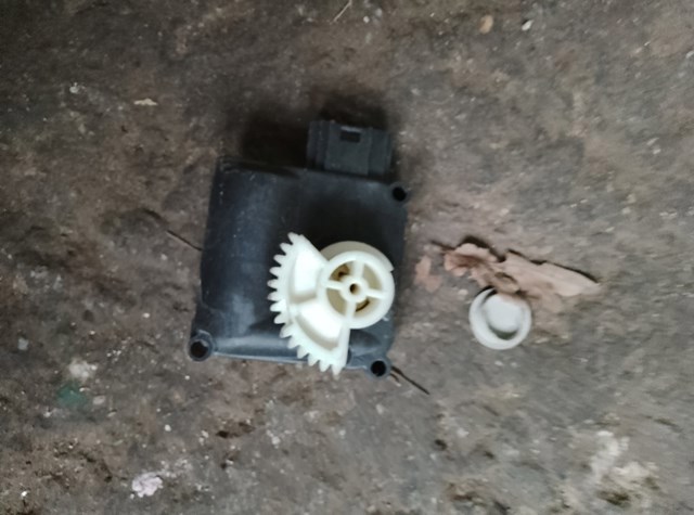 Кроковий двигун пічки — фото 5