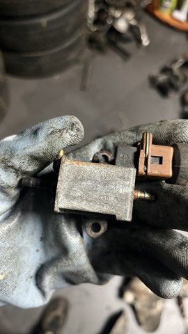 Переключающий клапан регулятора заслонок впускного коллектора — фото 4