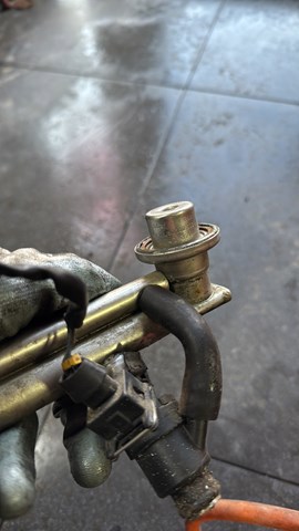 Регулятор давления топлива в топливной рейке — фото 2