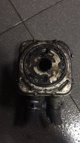 Радиатор масляный (холодильник), под фильтром — фото 2