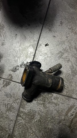 Фланец системы охлаждения (тройник) — фото 2