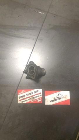 Фланец системы охлаждения (тройник) — фото 2