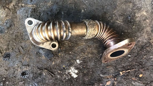 Патрубок системы рециркуляции отработавших газов EGR