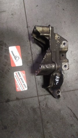 Кронштейн подушки (опоры) двигателя правой — фото 13