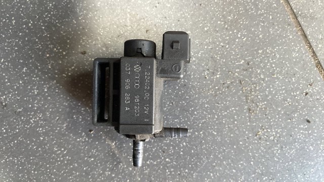 Переключающий клапан регулятора заслонок впускного коллектора