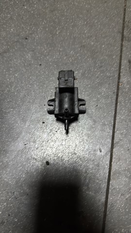 Переключающий клапан регулятора заслонок впускного коллектора — фото 2