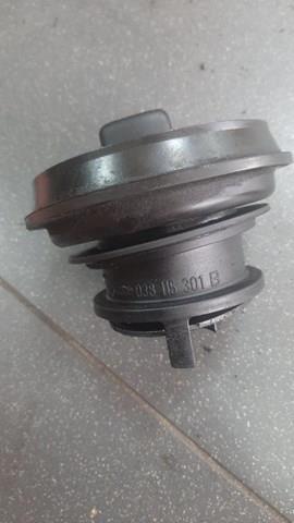 горловина заливна оливи у двигун