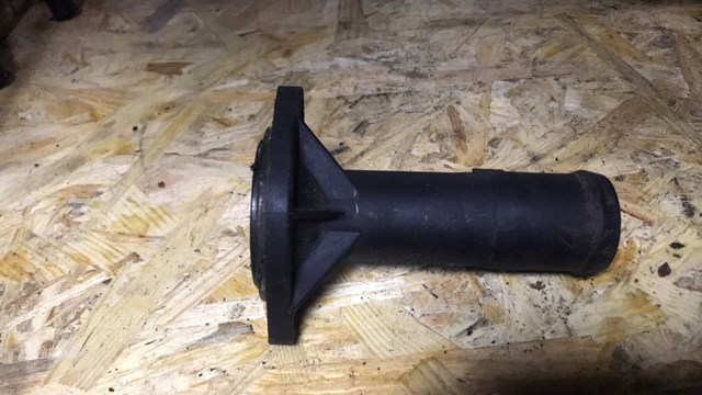 Фланец системы охлаждения (тройник)