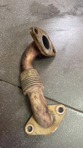 Патрубок системы рециркуляции отработавших газов EGR