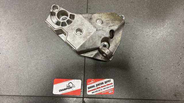 Кронштейн подушки (опори) двигуна, правої