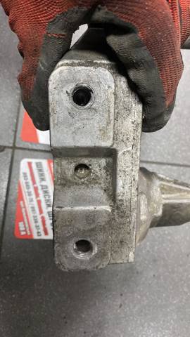 Кронштейн подушки (опори) двигуна, правої — фото 4