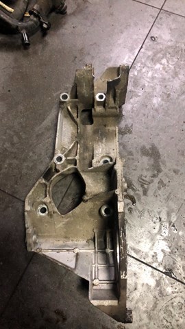 кронштейн генератора