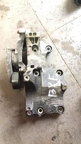 Кронштейн генератора