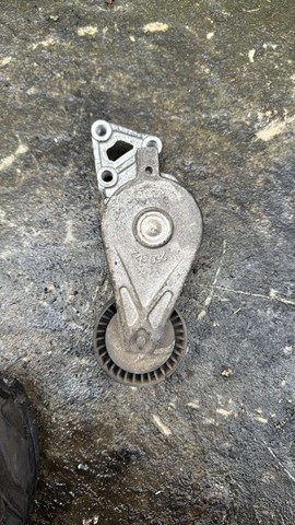 Натяжитель приводного ремня