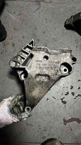 Кронштейн подушки (опоры) двигателя правой — фото 2