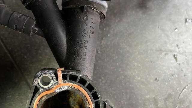 Фланец системы охлаждения (тройник) — фото 3