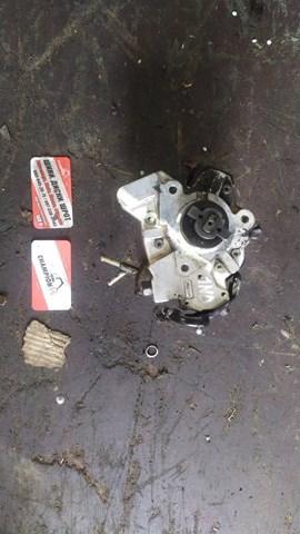 Насос паливний