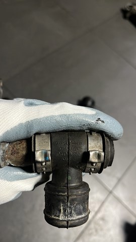 Патрубок вентиляции картера (маслоотделителя) — фото 2